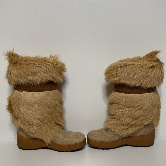 Pajar Goat Fur Boots with Leather Top Designs - Picture 3 of 17